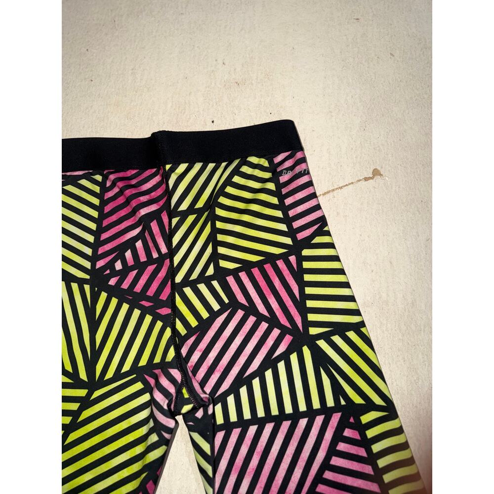 Nike pro women’s black & neon design athletic capris - Picture 5 of 16